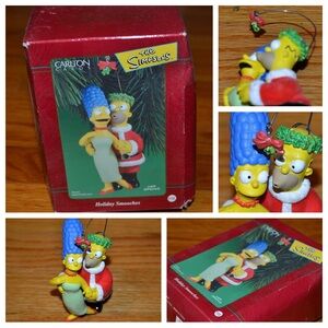 Carlton Cards The Simpsons Holiday Smooches Homer & Marge Christmas ornament